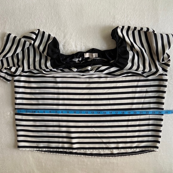 🎹 LOFT, Black & White Off-The-Shoulder Blouse - Picture 9 of 13